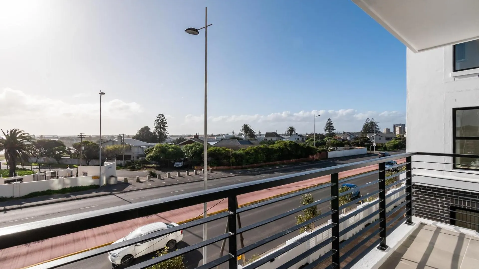 Burmeister 202 - 2 Bedroom Apartment Across From Ocean - Onsite Free Parking Cape Town South Africa